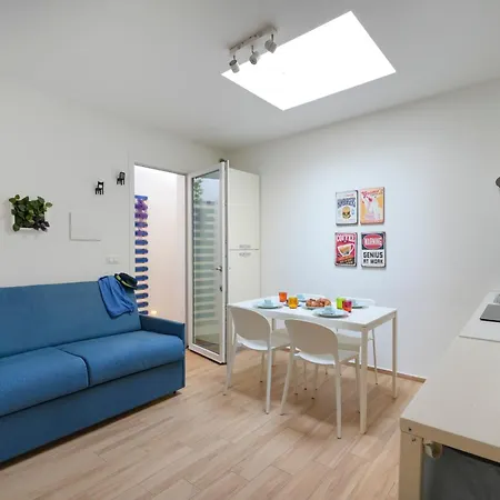 Color House Апартаменты Бари