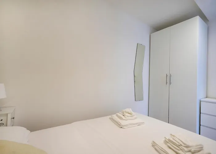 Guesthost - Color House Apartament Bari