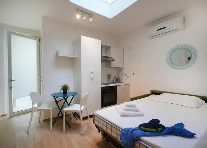 Guesthost - Color House * Bari