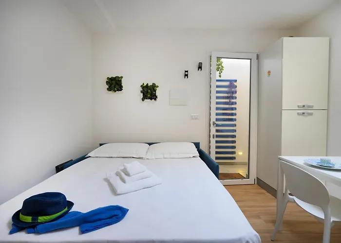 Guesthost - Color House Apartament