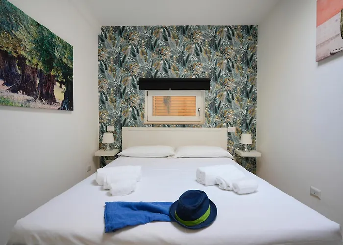 Guesthost - Color House *